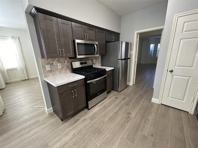 Primary Photo - 12215 Meadow Ln Ct