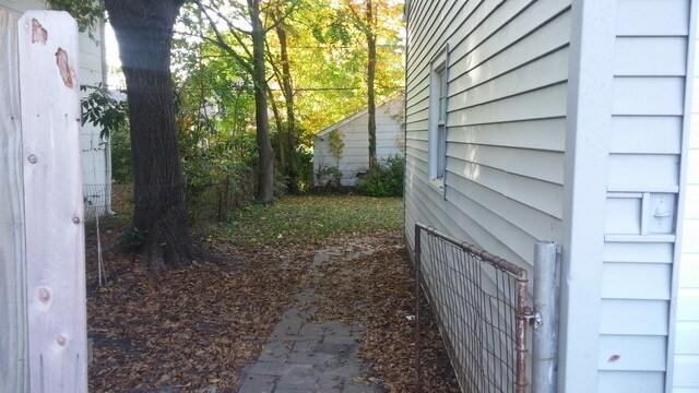 Building Photo - 3 Bedrooms Walking Distance to KSU!