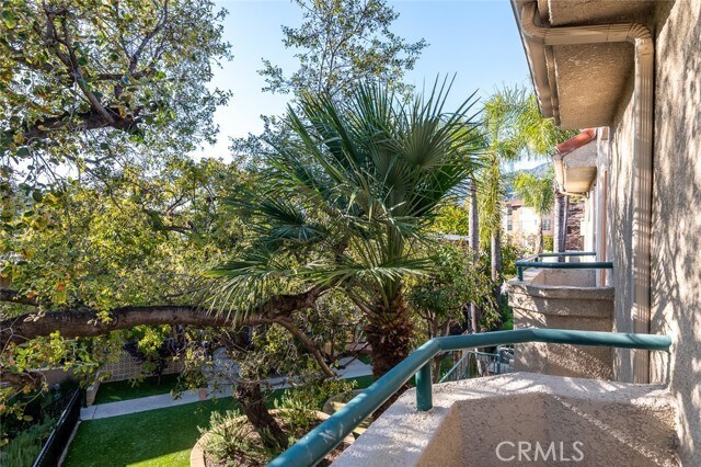 Building Photo - 2930 Montrose Ave