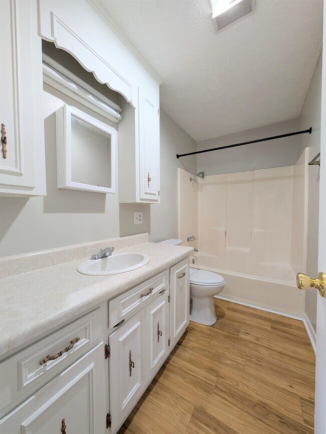 Building Photo - 6003 Sunrise Dr