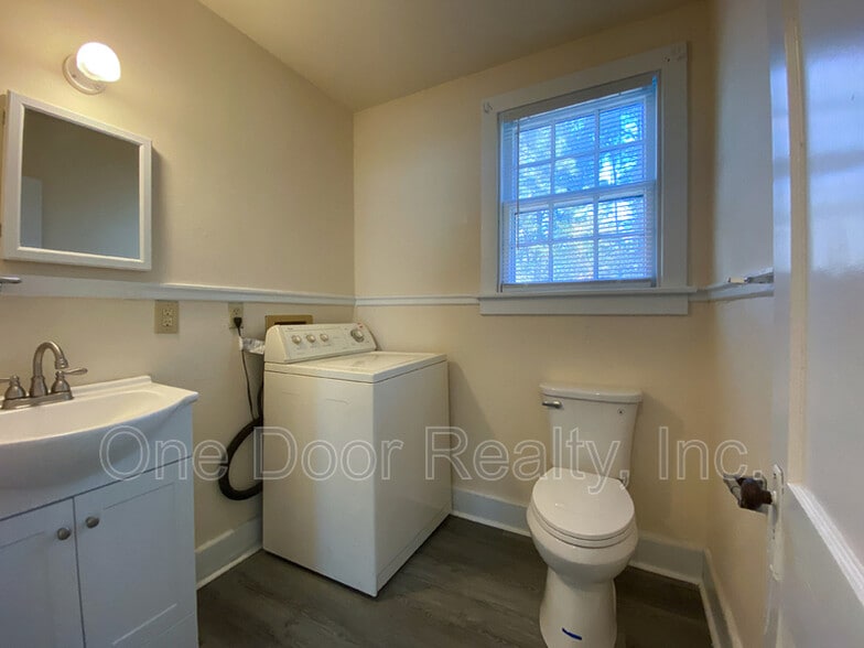 Building Photo - 715 Lafayette St