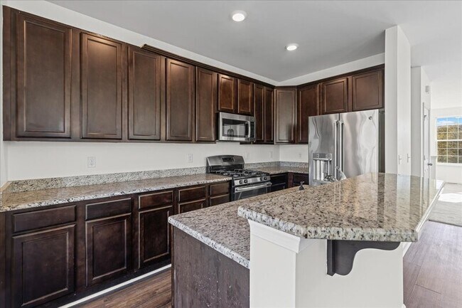 Building Photo - 1 Creekside Wy