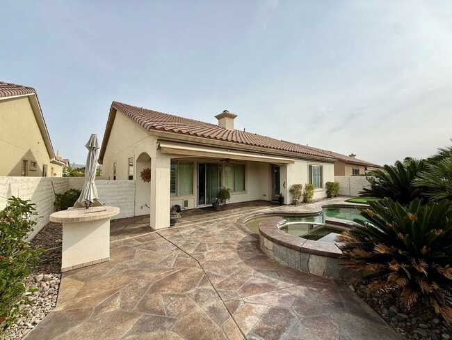 Building Photo - Home in the desirable Del Webb Community