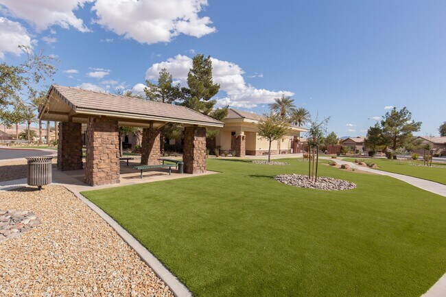 Building Photo - STALLION MOUNTAIN - HUGE 4 BEDROOM, 3 BATH UPGRADED SINGLE STORY