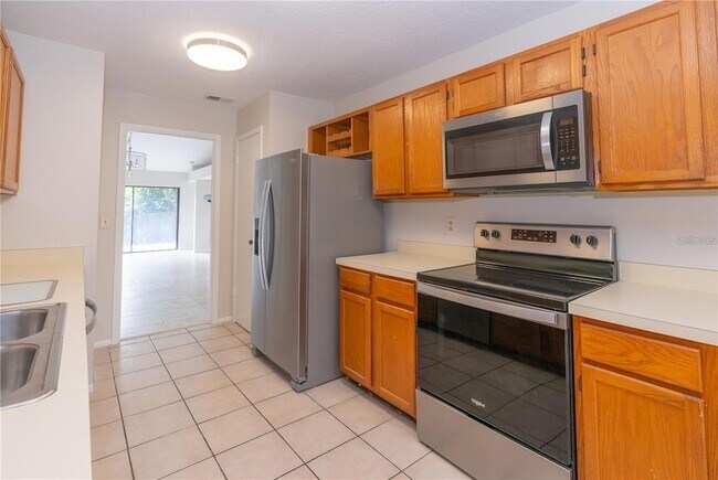 Building Photo - 660 Holbrook Cir