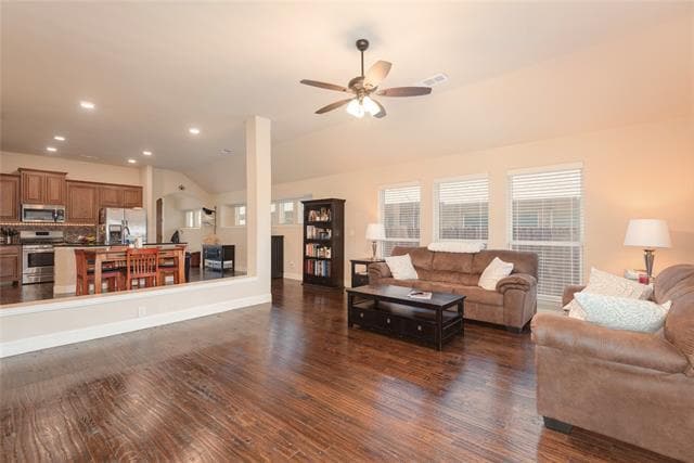Building Photo - 713 Glendale Dr