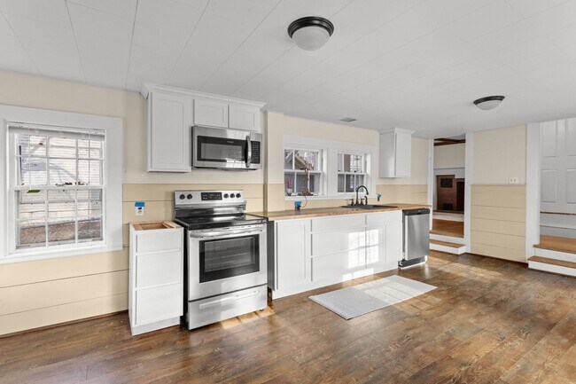 Building Photo - 80 Lafayette Rd