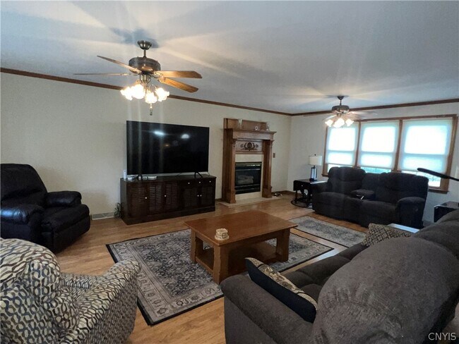 Building Photo - 6314 Hardwood Ln
