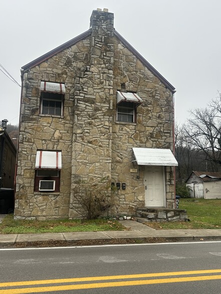 Primary Photo - 342 Holmes St