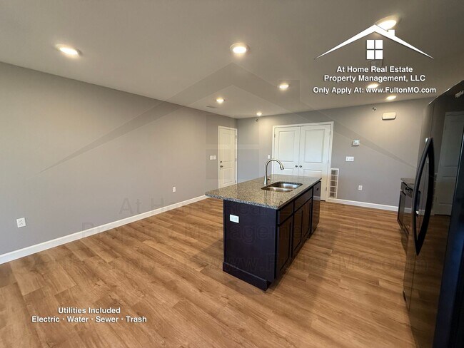 Building Photo - 2610 N Bluff St