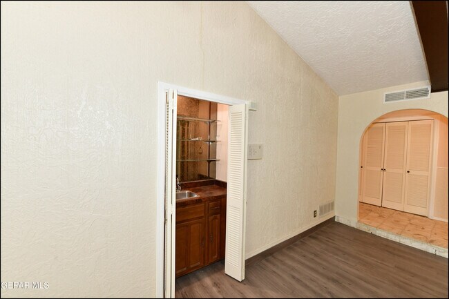 Building Photo - 3606 Colville Dr