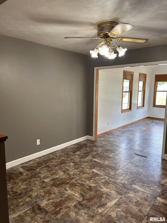 Building Photo - 11485 95th Ave