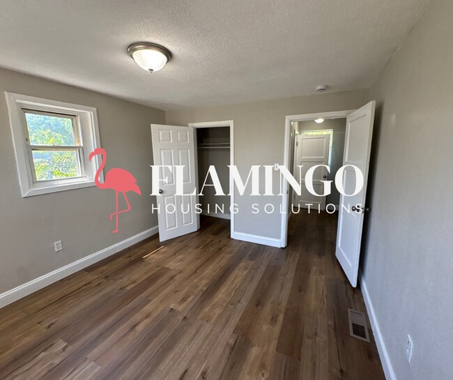 Building Photo - Charming 3-Bedroom Home in Dayton's Historic East Side