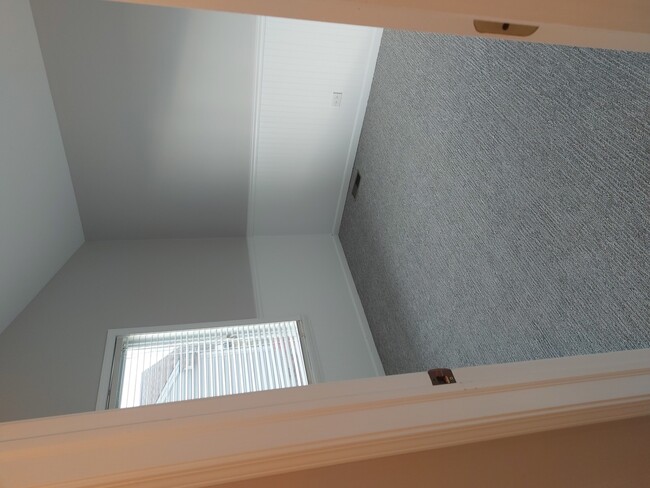 Building Photo - 5728 Breezeland Rd