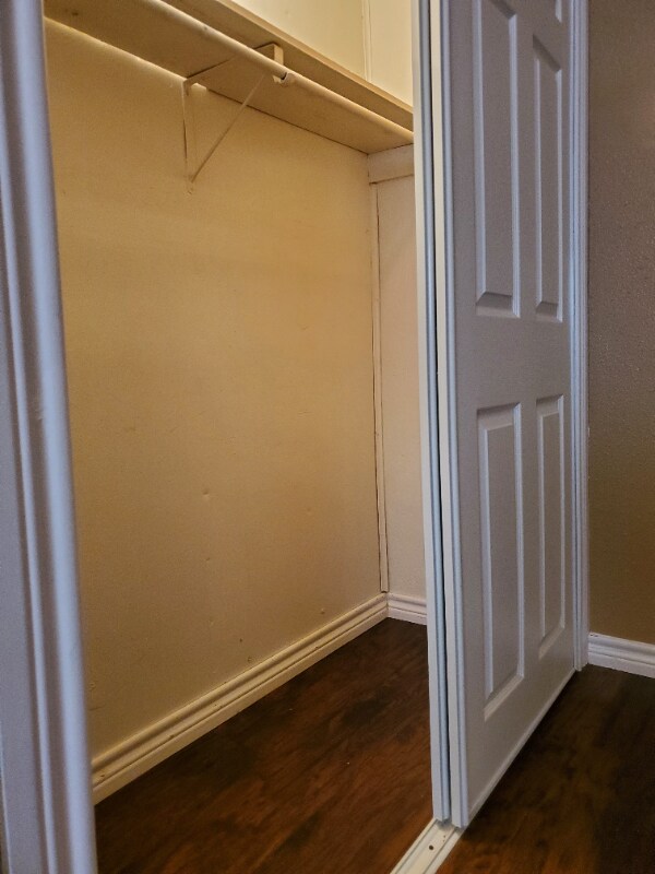 Building Photo - 100 Skyview Dr