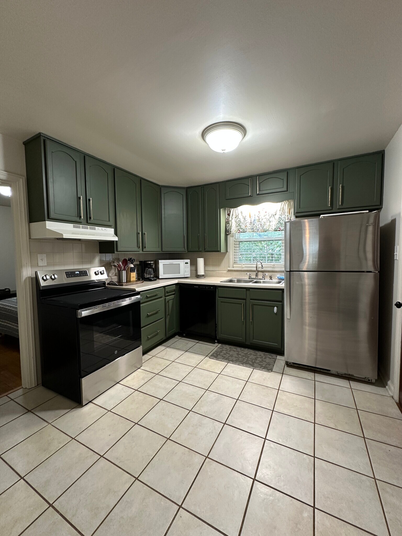 Building Photo - 2414 Fairmont Blvd