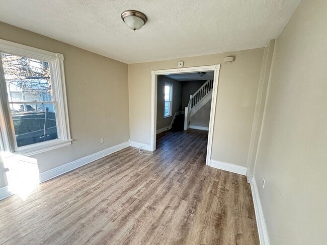 Building Photo - charming semi-detached Allentown home