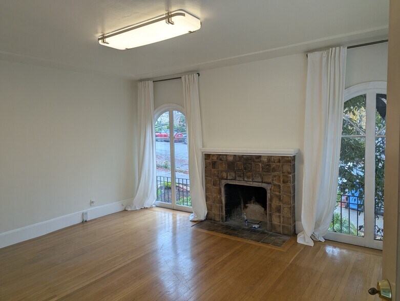 Building Photo - 1538 Arch St