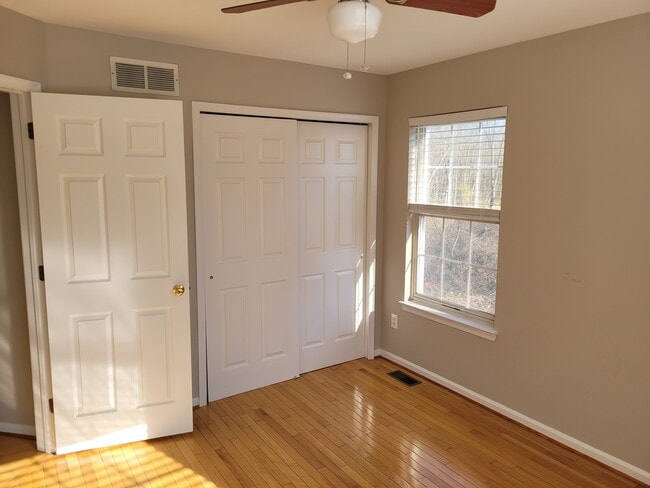 Building Photo - 512 Pimlico Way