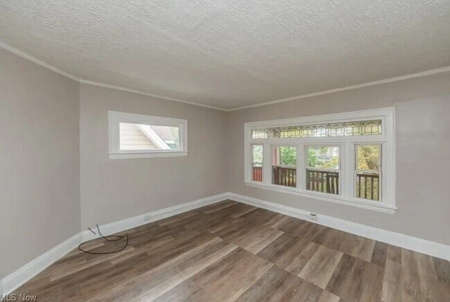 Building Photo - 3318 W 94th St