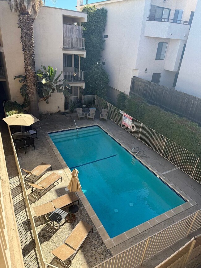 Building Photo - Valley Village-One Bedroom Apartment – Lig...