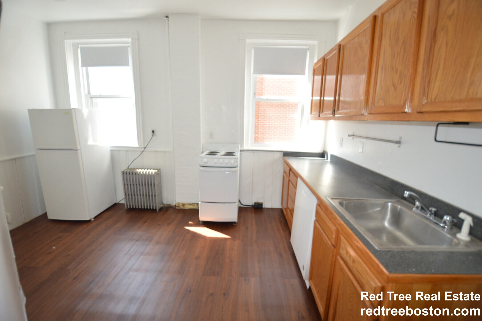 Building Photo - 1595 Beacon St