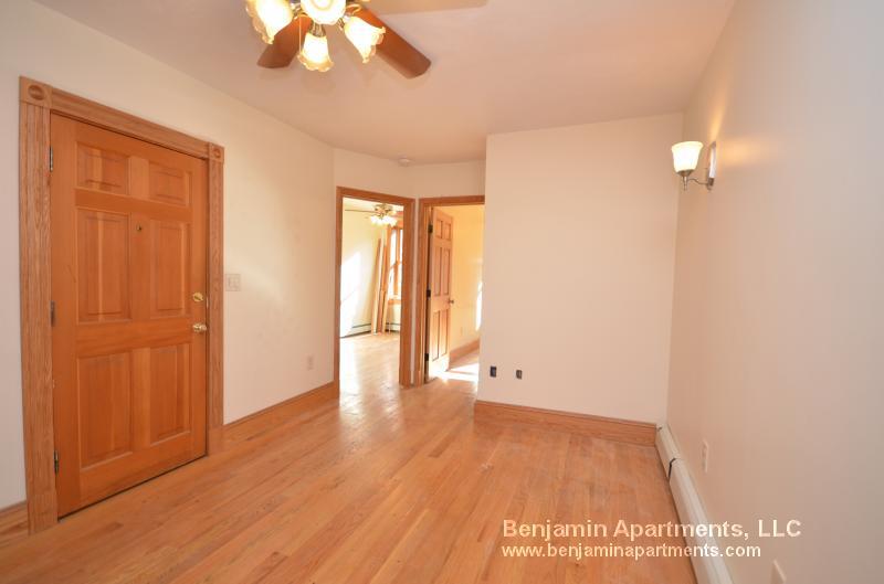 Building Photo - 5 Phillips St