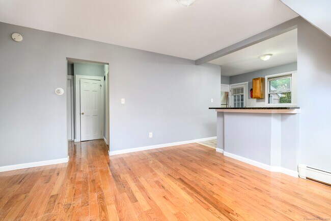 Building Photo - 25 Puritan Ln