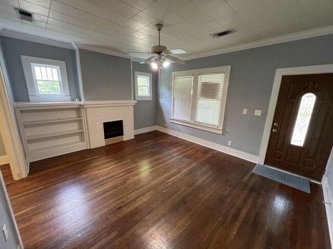 Building Photo - Spacious 5-Bedroom Home in Prime Zachary Location