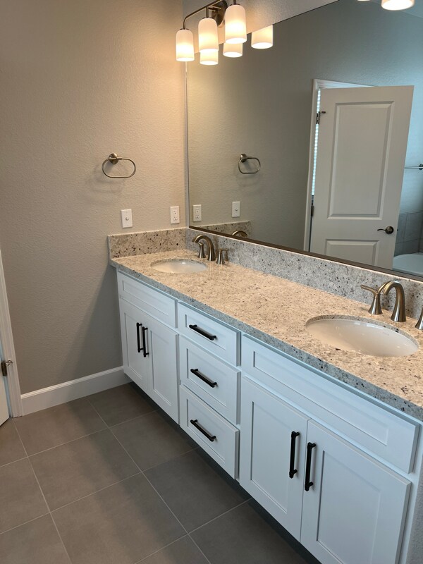 Building Photo - 3064 Vaughn Wy