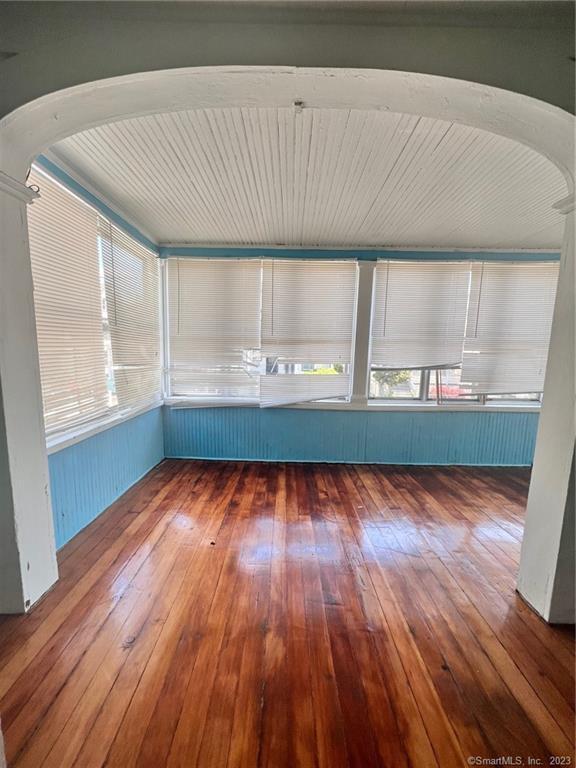 Building Photo - 819 William St