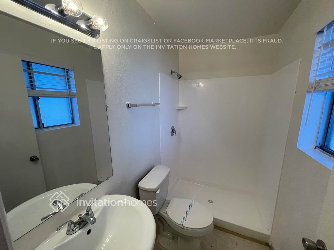 Building Photo - 9201 N 18th Ave