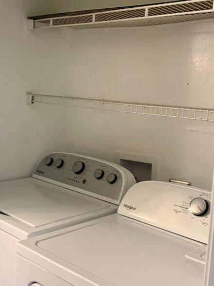 Building Photo - 1235 Reserve Way