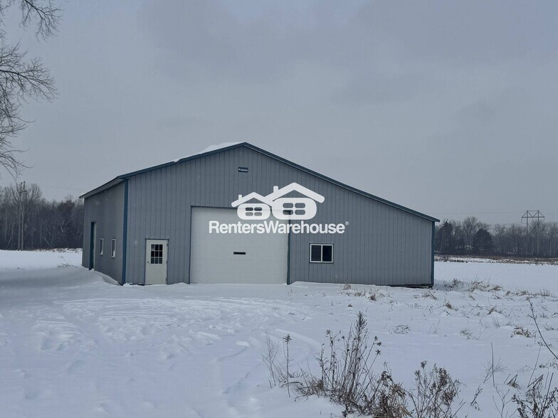 Building Photo - 8225 20th Ave N