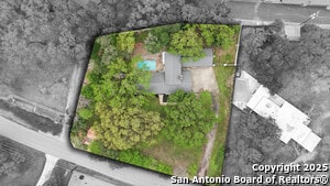 Building Photo - 9319 Oak Ledge Dr