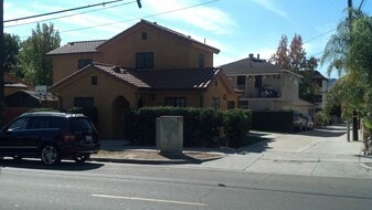 Building Photo - 2040 Glenwood Rd