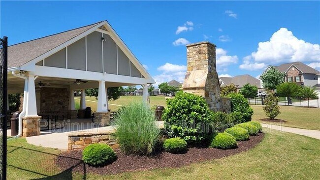 Building Photo - 4579 Silver Oak Dr