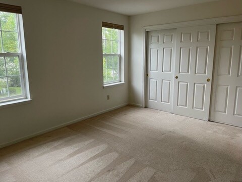 Building Photo - 8 Thrush Ln