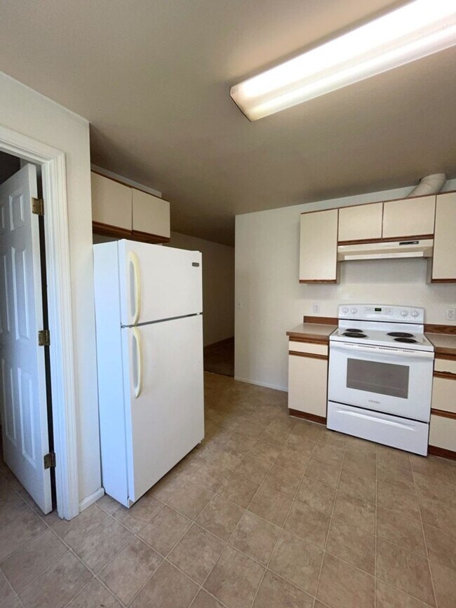 Building Photo - 2521 Yew St