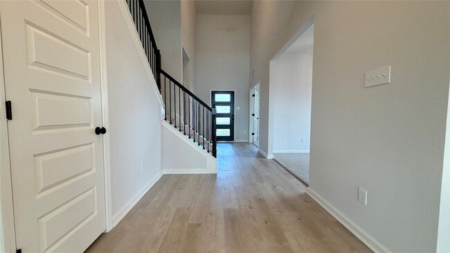 Building Photo - 3418 Lago Norence Dr