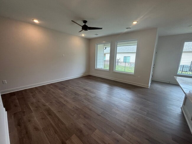 Building Photo - 123/125/127/129 Sheridan