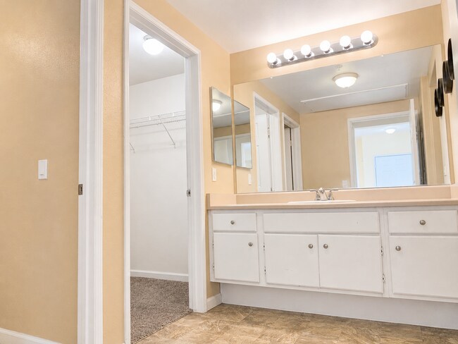 Building Photo - Lovely 1 Bedroom Condo in Temecula