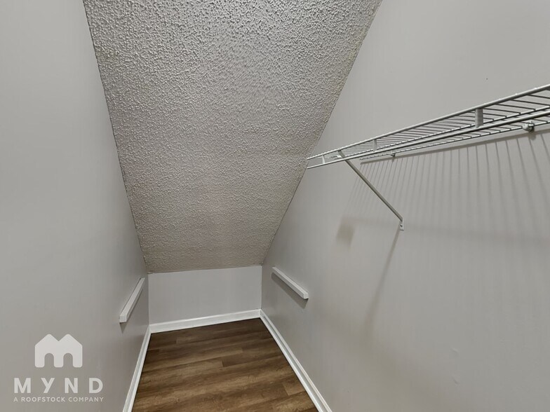Building Photo - 629 Bennett Dr