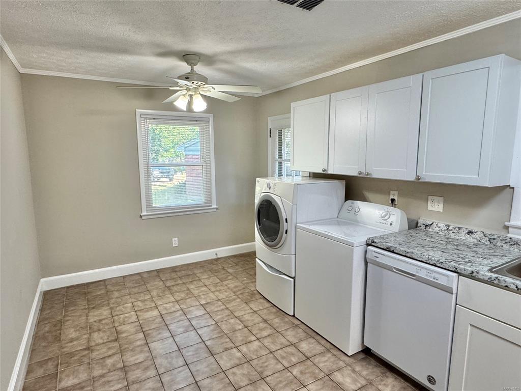 Building Photo - 929 Parkwood Dr