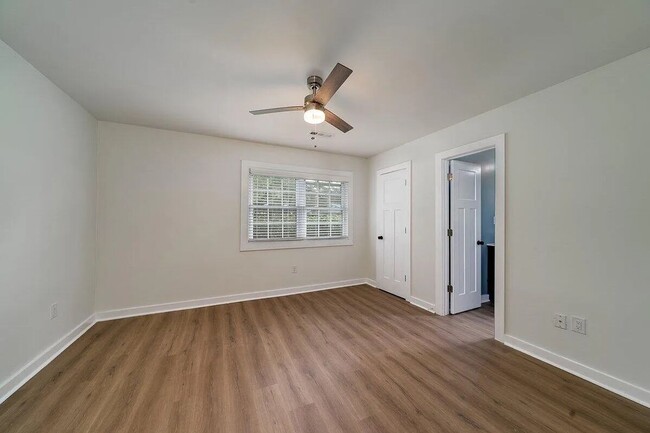 Building Photo - 4 Bedroom 2 Bath House in Corey Woods - Summerville