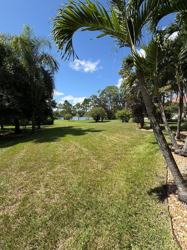 Building Photo - Spacious 3/3.5 3 car garage home in Palm City