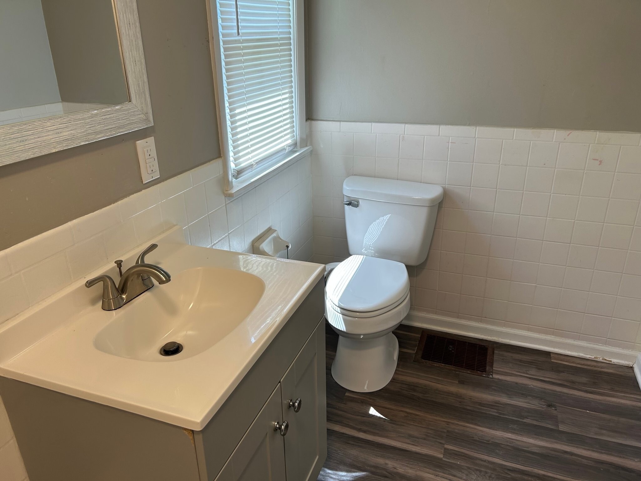 Building Photo - 1506 N Grant Ave