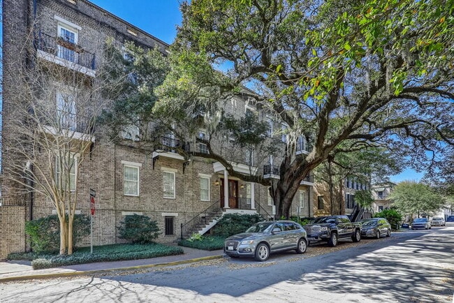 Building Photo - 425 East McDonough Street