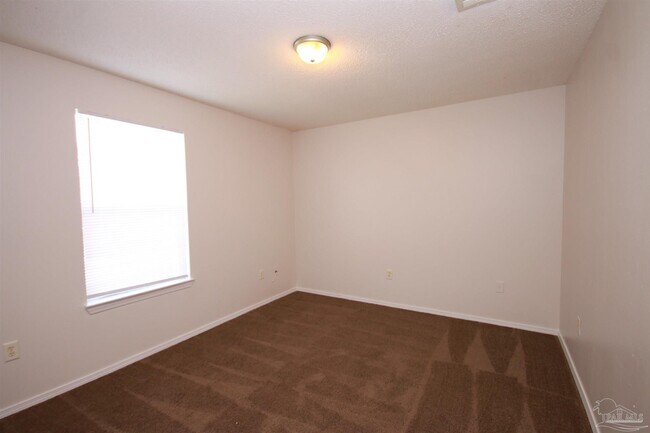Building Photo - 624 N G St