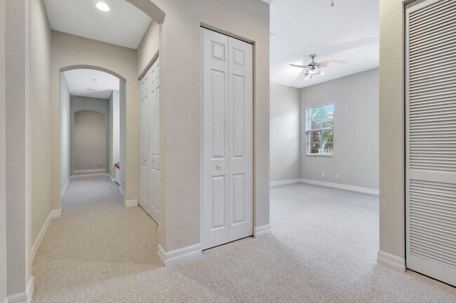 Building Photo - 575 Dakota Dr